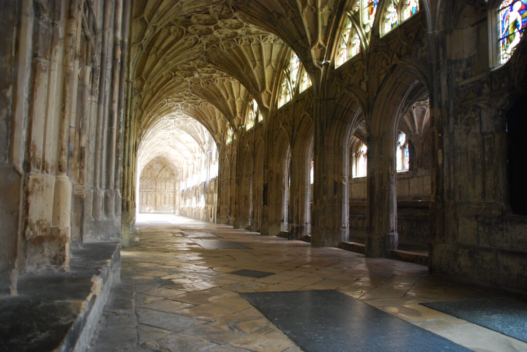 the cloister in gloucester cathedral fy5hEJAu