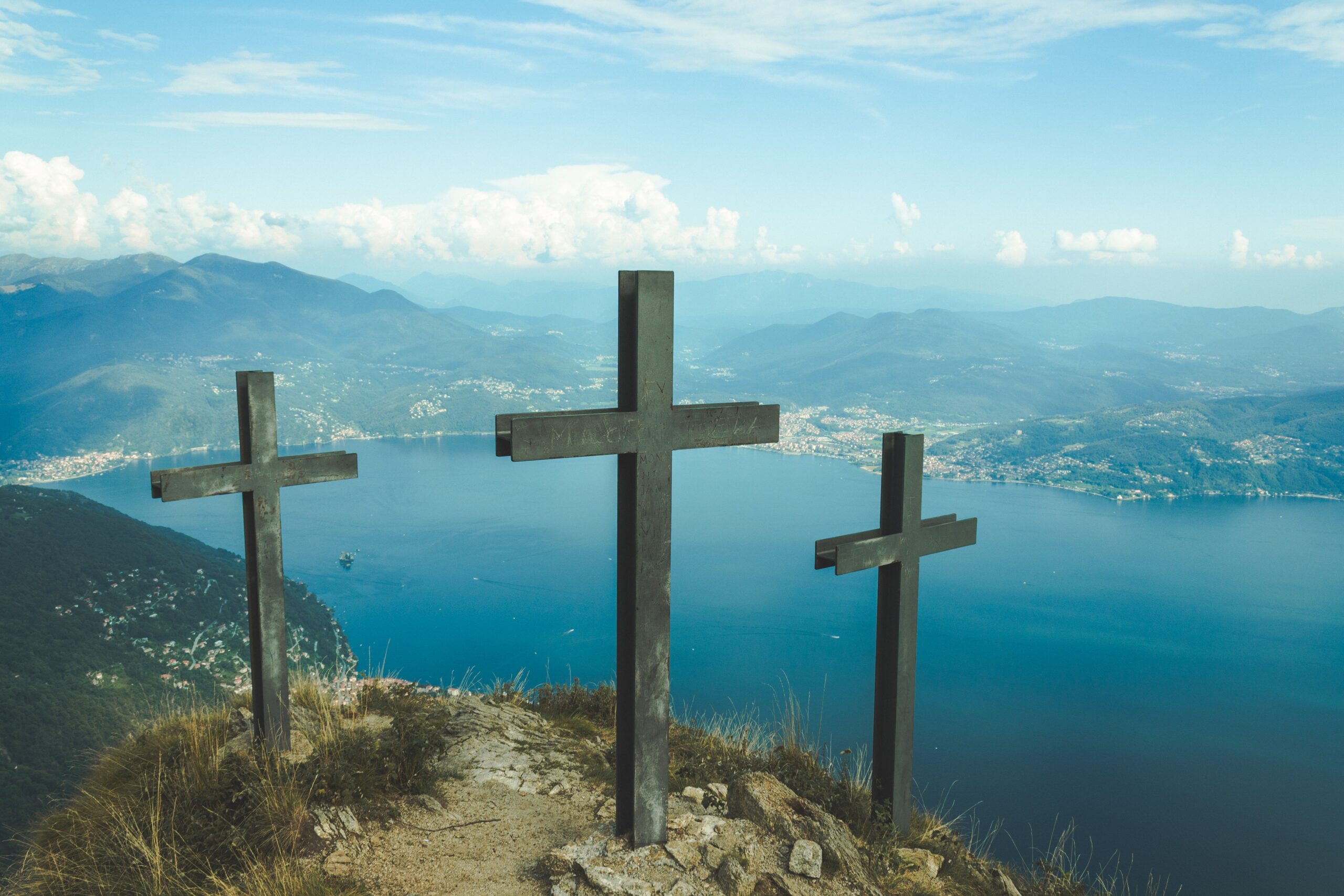 How Does The Story Of The Crucifixion And Resurrection Of Jesus Teach Us About Sacrifice And Salvation?